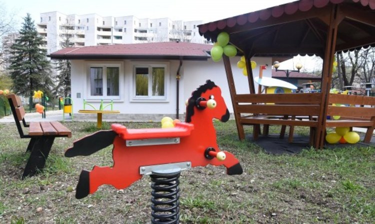 7 пъти по-малко деца в държавните институции