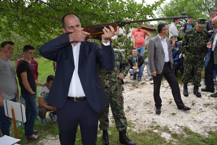 Областният също гостува в лагера