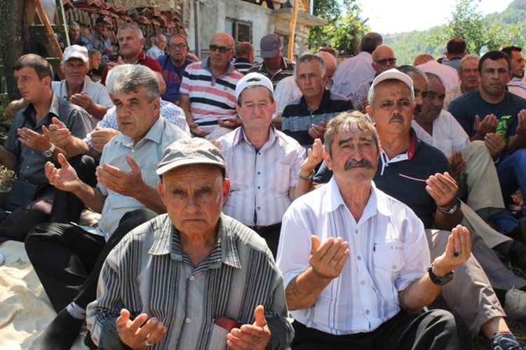 Семейството на Ресми Мурад направи мевлид в Горно Прахово