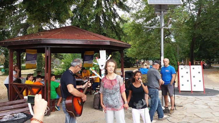 Младите хора отбелязаха Деня на младежта,приветстваха ги връстници от Център „Надежда“