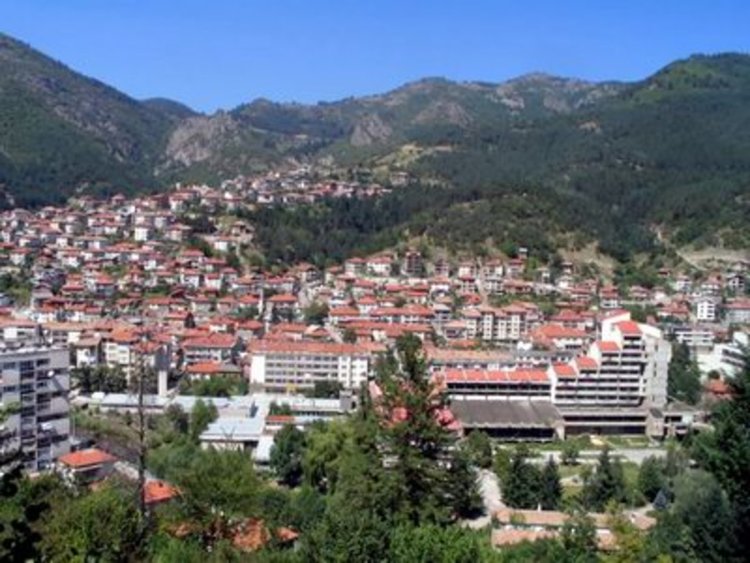 Откриват празника на минералната вода с новия химн на Девин и състезание по надпиване с вода