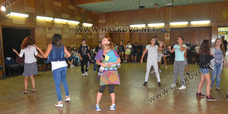 Благотовителен концерт за Ивка в Международния ден на младежите