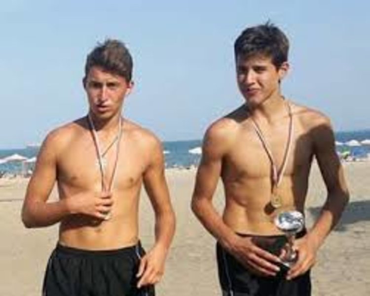 Замфиров и Хаджийски с първа победа на Европейското първенство в Бърно