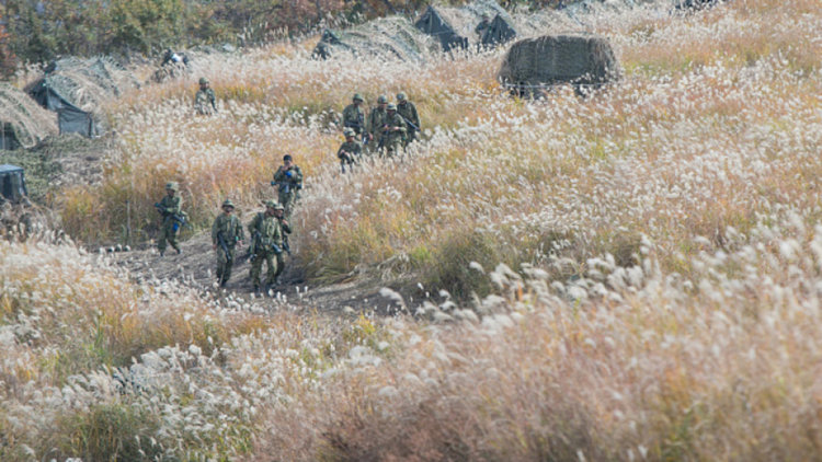 Япония трупа войски в Източно-китайско море