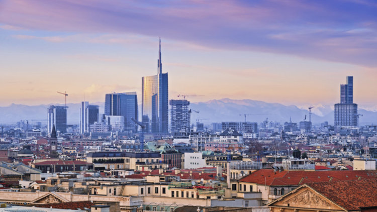 Крадци прокопаха тунел и обраха банка в Милано