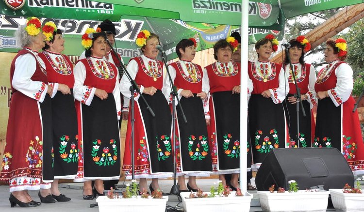 Втори ден в Добрич продължава фолклорния празник, посветен на Богодорица