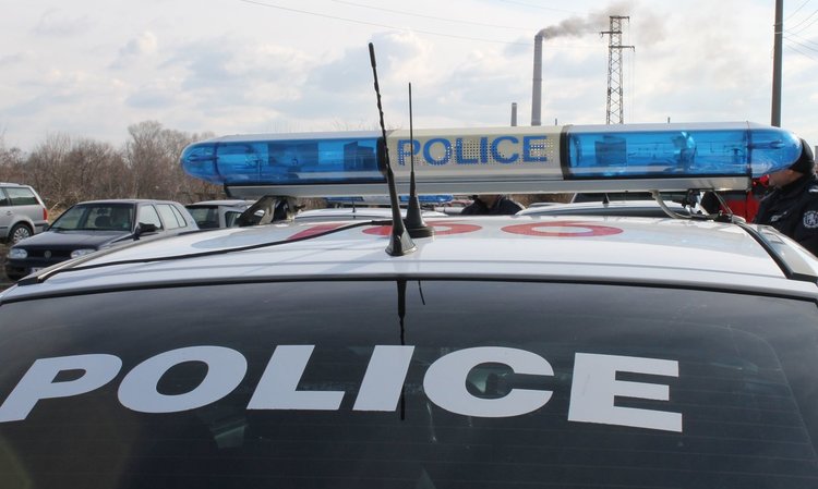 Обраха две димитровградски жилища през незаключени прозорци