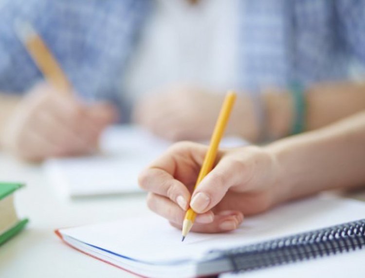 Учениците вече ще отсътват по уважителни и неуважителни причини,премахват извинени  и неизвинени