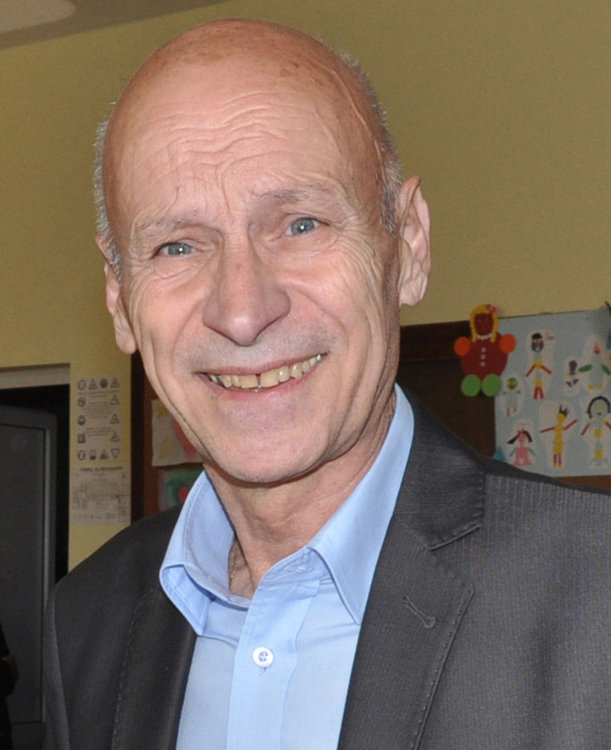 Кметът против разрушаването на паркингите над реката