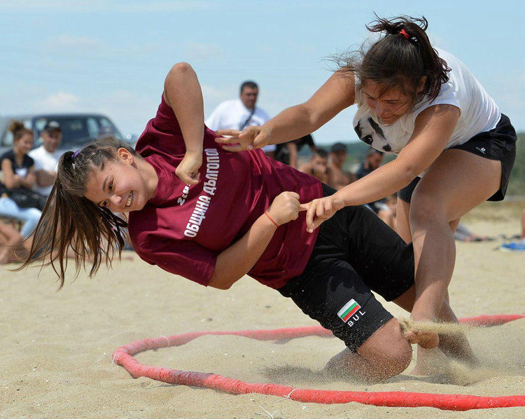 сн. личен архив Росен Бонев и Българска федерация по борба