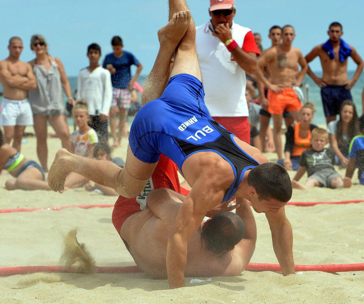 Тигърчето и Шампионката  "златни" от плажната борба в Шкорпиловци