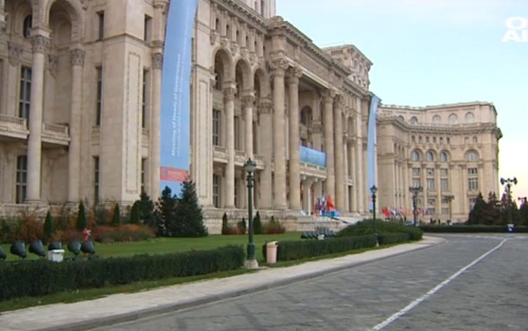 Румъния с цяло правителство в затвора