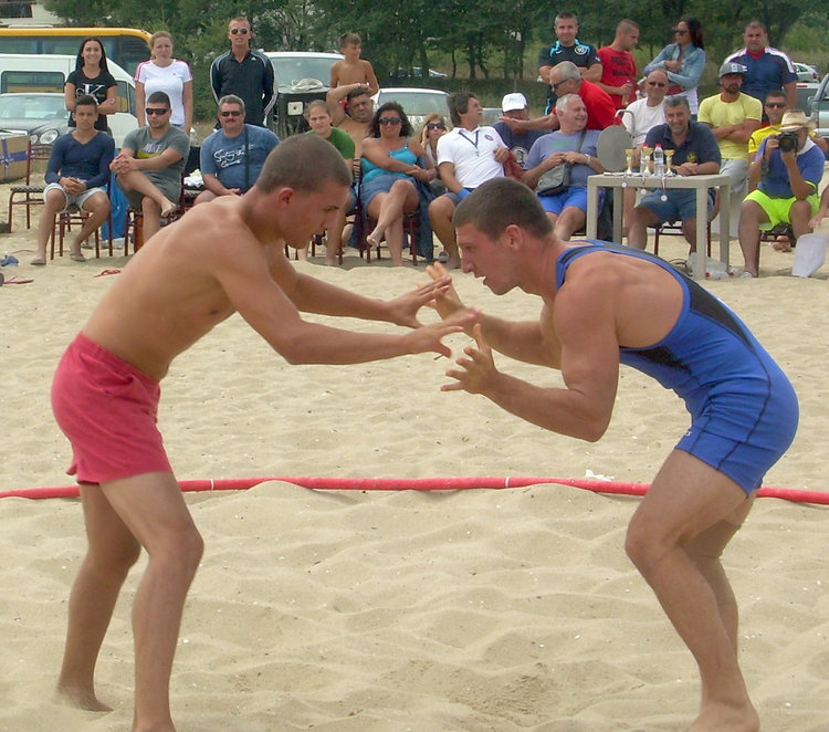 Тигърчето и Шампионката  "златни" от плажната борба в Шкорпиловци