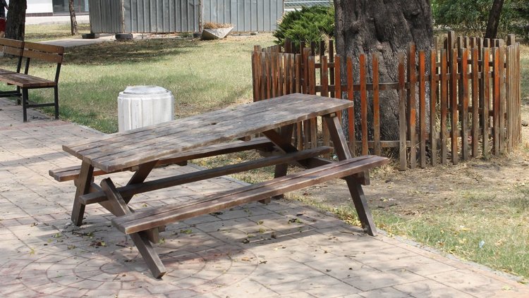 За поредната вандалска проява в димитровградски парк сигнализират читатели на групата Dimitrovgrad,Вulgaria