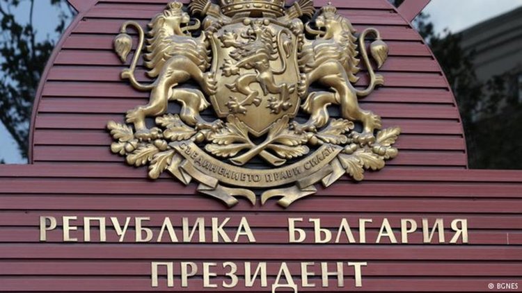 DW: На изборите генерал срещу еврокомисарка?