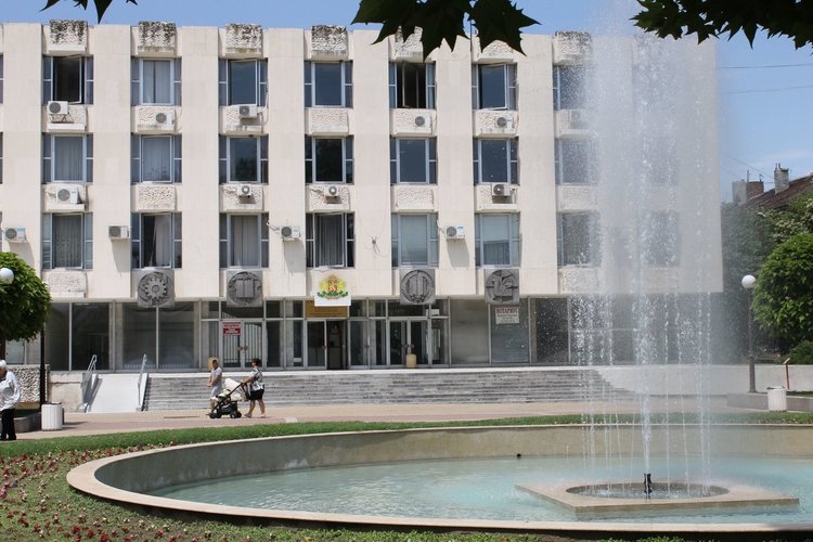 Районна прокуратура в Димитровград е образувала бързо производство срещу мъж заради цигари без бандерол