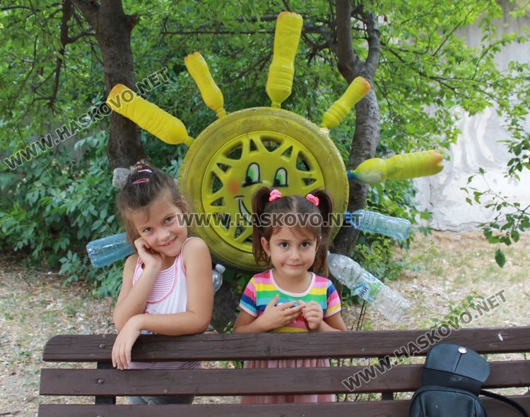 Димитровградчанин прави парк от стари автомобилни гуми 