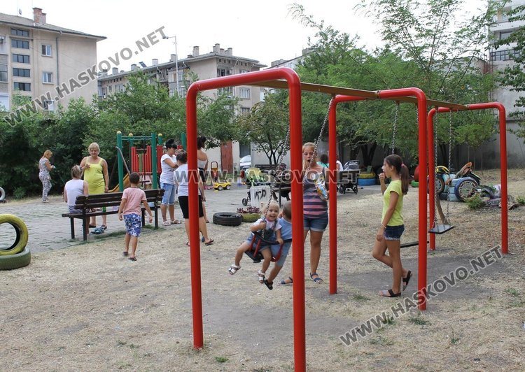 Паркът зад блок №10 на бул."Ст.Стамболов"