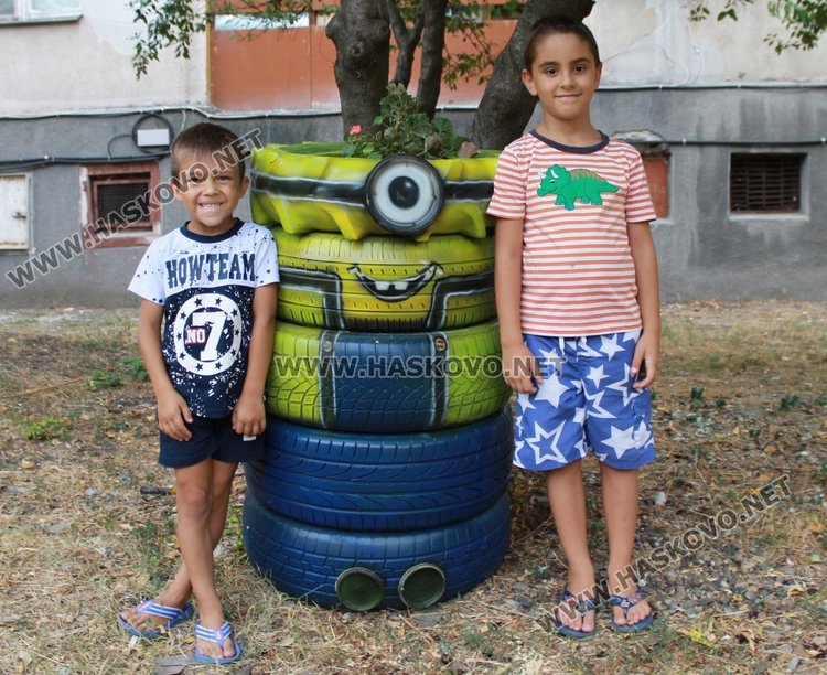 Димитровградчанин прави парк от стари автомобилни гуми 