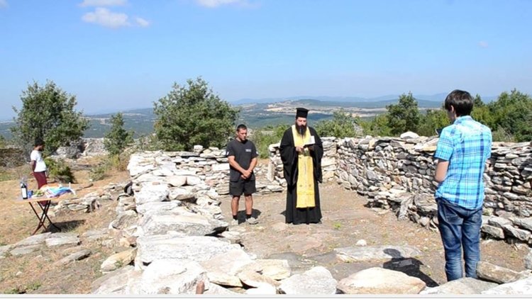 Иманяри разкопаха и Лютица, искат полиция да пази крепостта