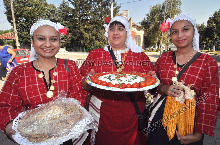Истински рог на изобилието на празника на плодородието в Крум