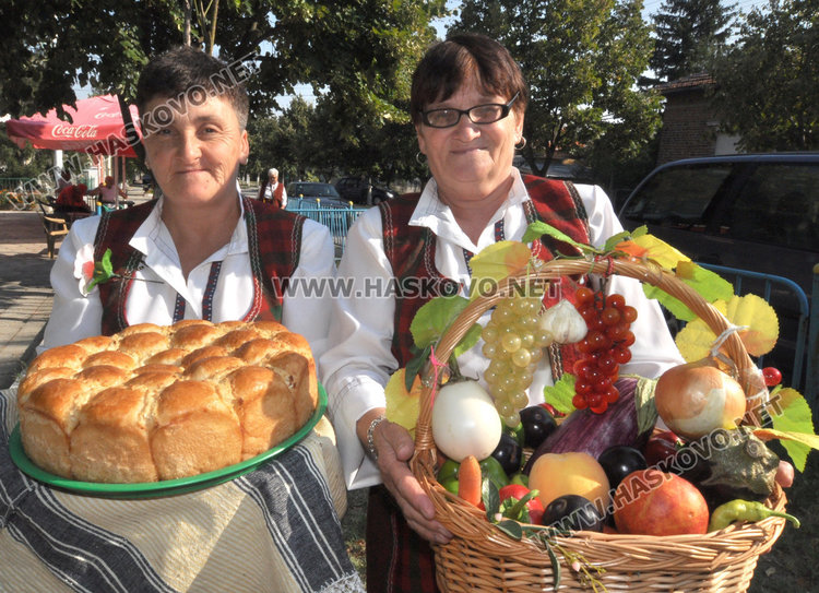 Истински рог на изобилието на празника на плодородието в Крум