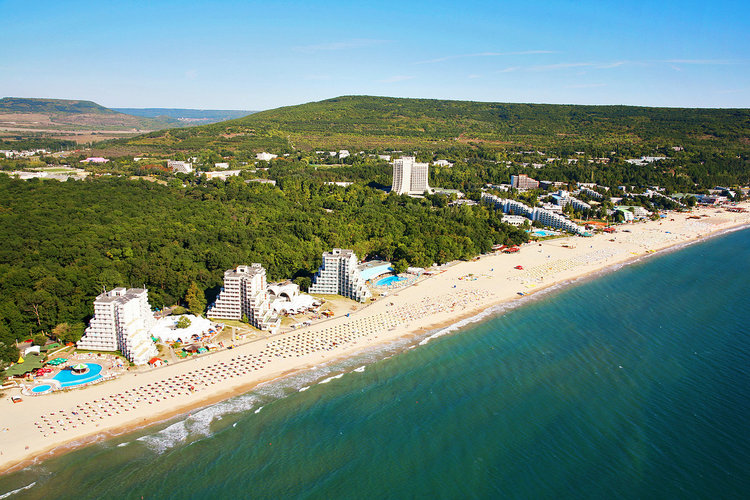 НАП затвори 15 супермаркета на една верига по морето