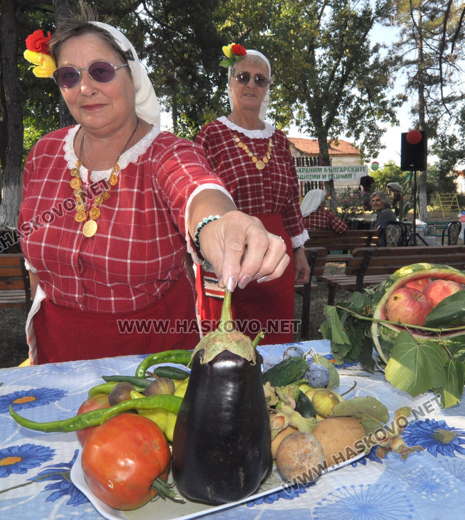 Истински рог на изобилието на празника на плодородието в Крум