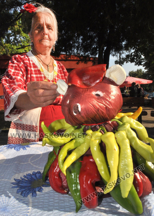 Истински рог на изобилието на празника на плодородието в Крум