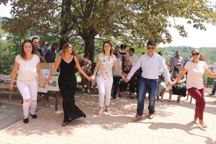 Ресми Мурад в Чубрика: Нека да бъдем заедно в трудните моменти и в празника