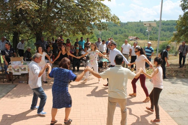 Ресми Мурад в Чубрика: Нека да бъдем заедно в трудните моменти и в празника