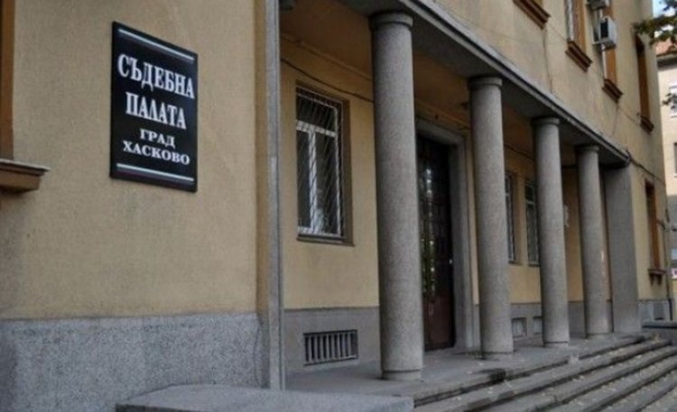 Увеличиха присъдата на врачка-измамник, взела 6 бона да развали магия