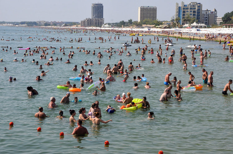 Десетки нарушения на плаж Северен в Слънчев бряг