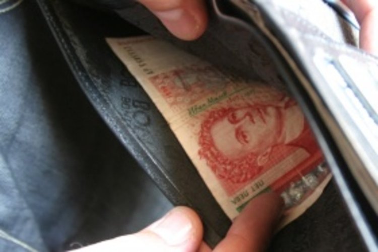 Хасково на 40 лв. от дъното по заплати, на 577 от върха