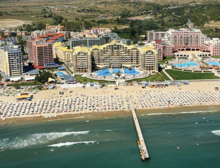 Ангелкова проверява плажовете на Слънчев бряг 