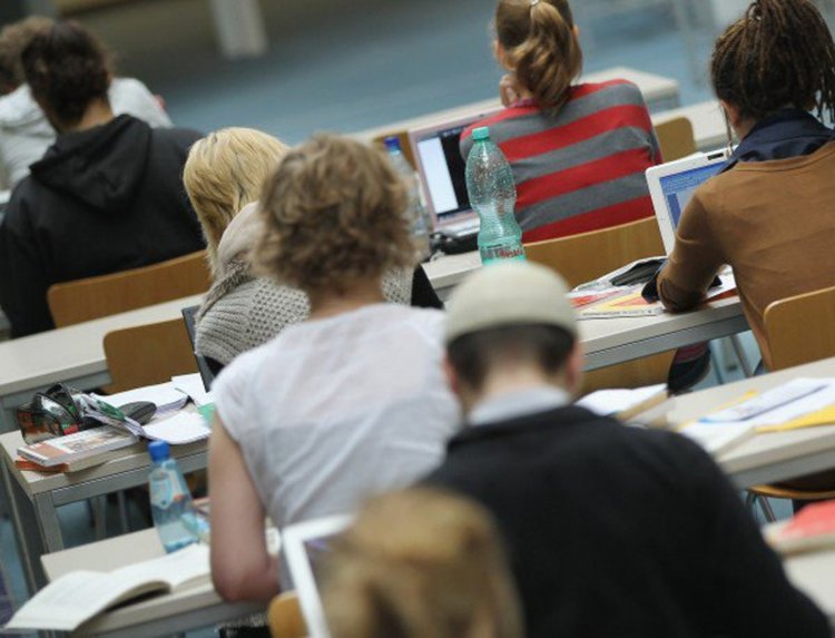 Обучението на чиновниците за председателството на ЕС ще струва милиони  