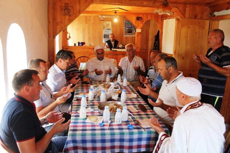 Юбилеен 20-ти мевлид за здраве и берекет в Долно Прахово