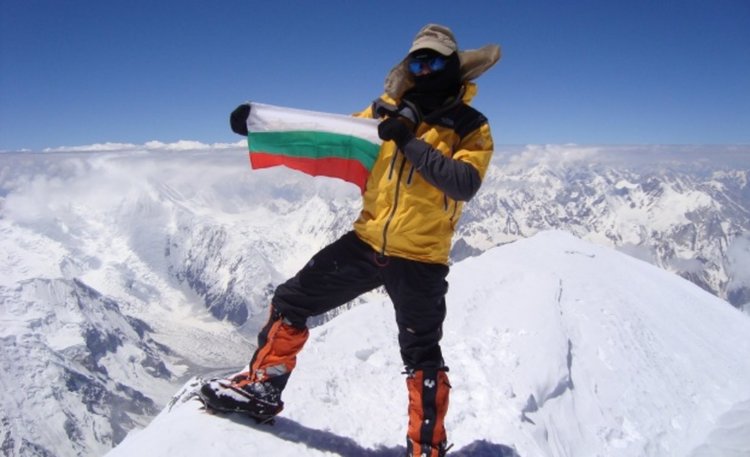 Румънката, помела Петров и Ковачев, не е задържана и още е без обвинение