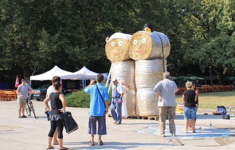 Димитровградски мекици предлага на панаира майстор от Хасково