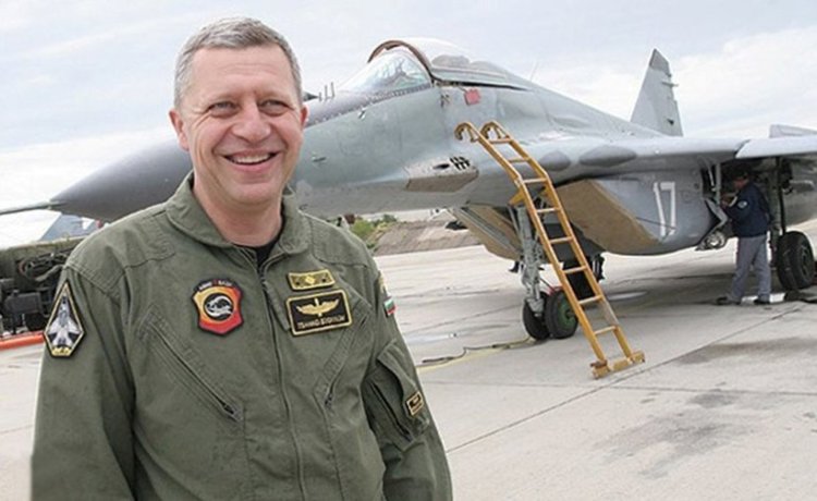 Предлагат бригаден генерал Цанко Стойков да заеме мястото на ген.Радев  