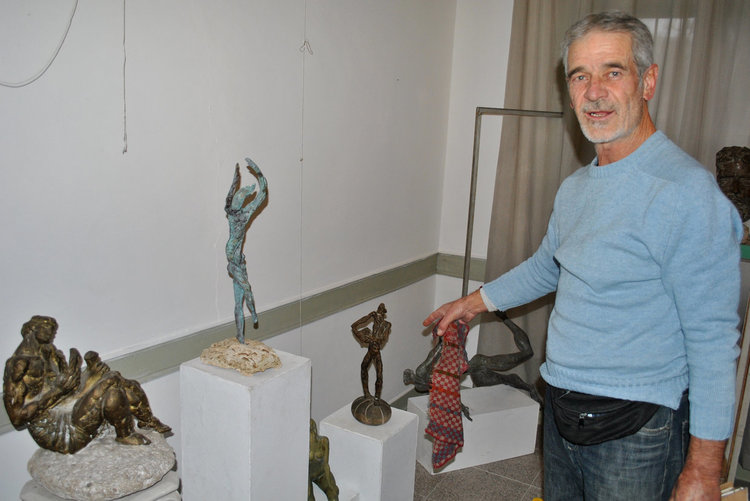 Иван Парасков отбеляза 70-тата си годишнина с изложба в градската галерия "Атанас Шаренков" в Хасково