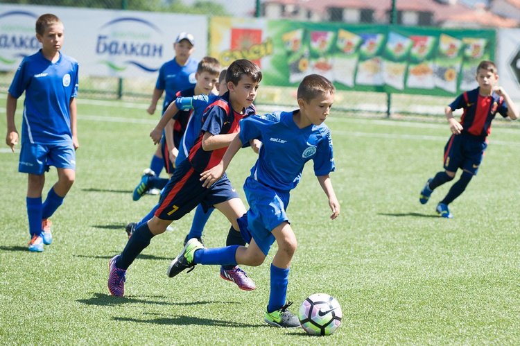 Футболистите на "Бригада" - шампиони в международен турнир в Банско