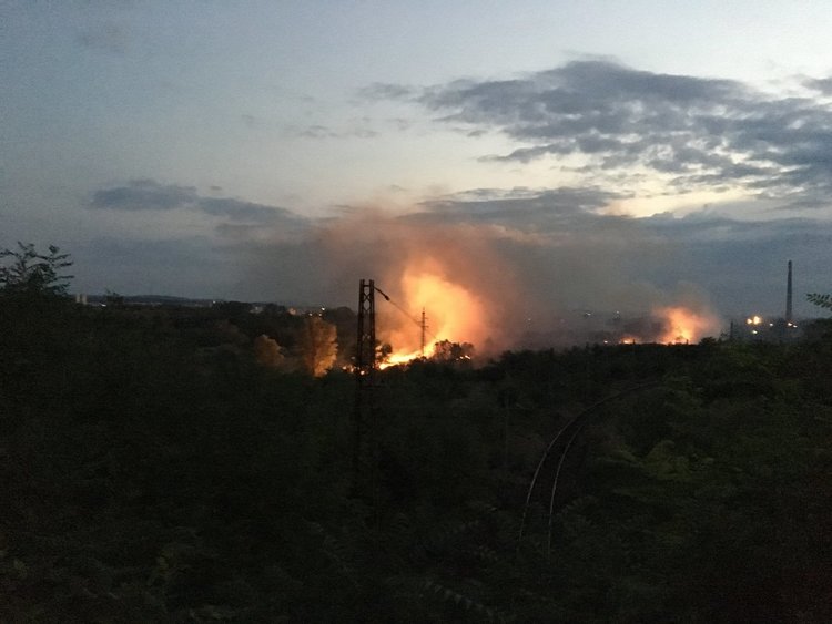 Горяха сухи треви в кв.Изток в Димитровград