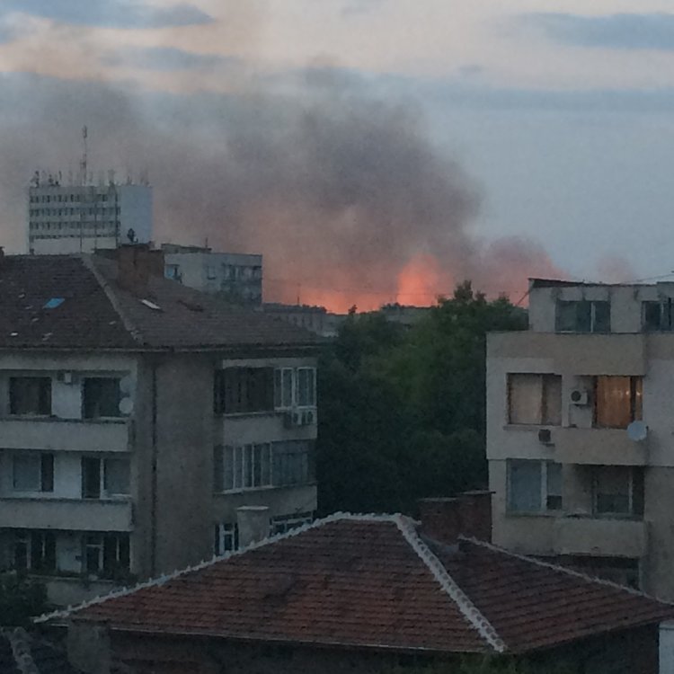 Горяха сухи треви в кв.Изток в Димитровград