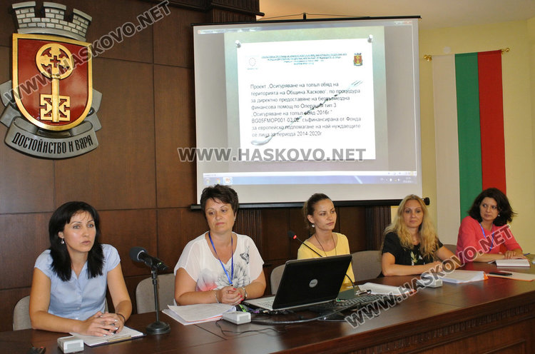 Хранят 350 бедни, възрастни и самотници в Хасково с топъл обяд 