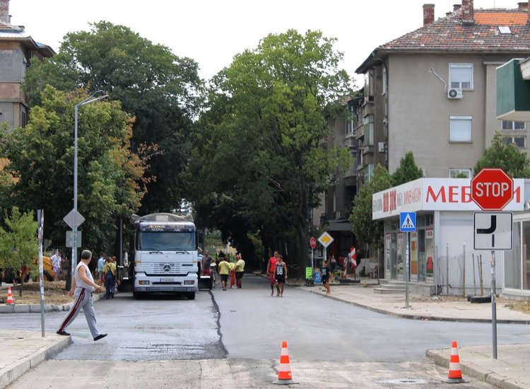 Асфалтират  ул."Ромен Ролан", пускат автомобили в края на седмицата