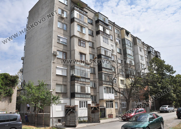 Санирането в Хасково започна от 8-и блок в Орфей