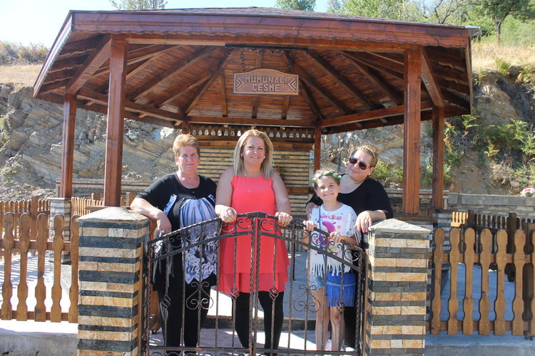 Съградиха чешма в памет на любящ съпруг, добър баща и дядо в Башево