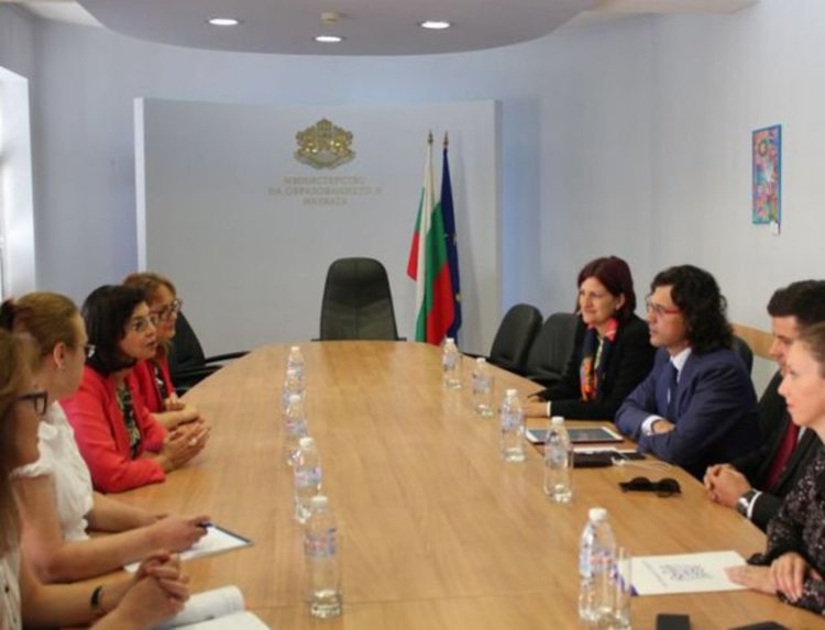 Кунева: Подготвя се концепция за професионално образование  