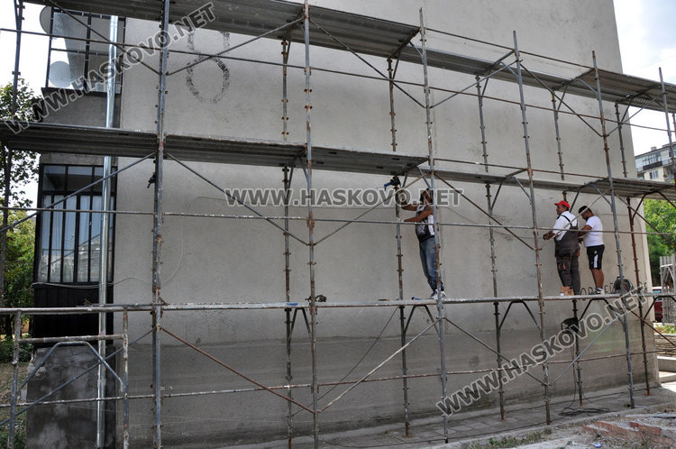 Санирането в Хасково започна от 8-и блок в Орфей